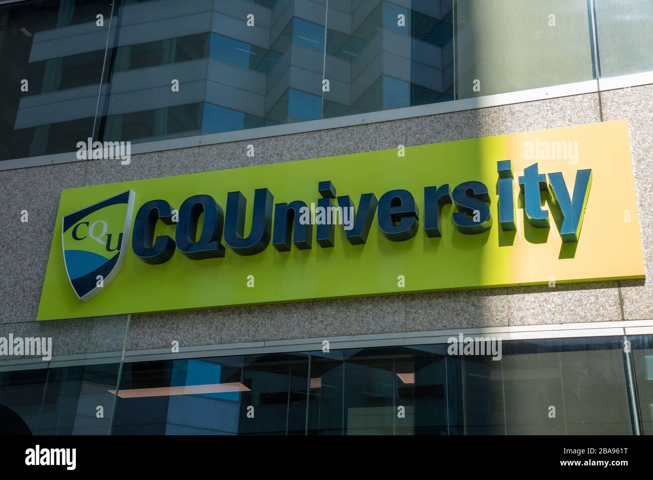 Logo della CQ University Australia visto a Perth, Australia occidentale. Foto Stock