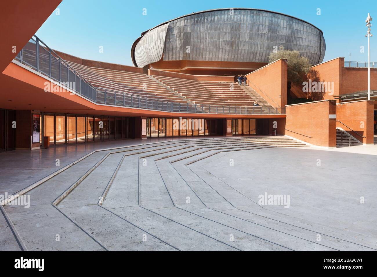 ROMA, ITALIA - 14 MARZO 2015: Vista dall'esterno dell'Auditorium Parco della Musica, struttura interamente dedicata all'arte architetto Renzo piano Foto Stock