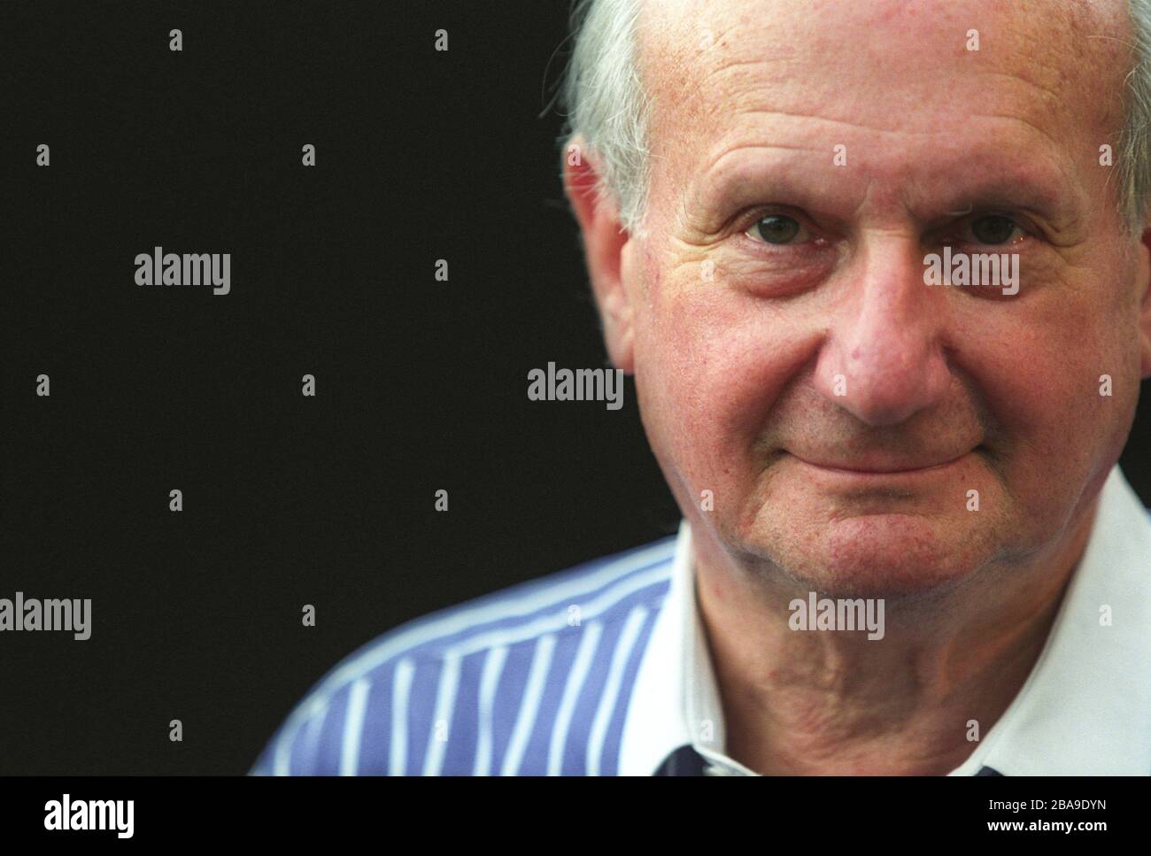 Gerry Anderson, all'Edinburgh International Book Festival, Edimburgo, Scozia, Regno Unito, agosto 2002. Foto Stock