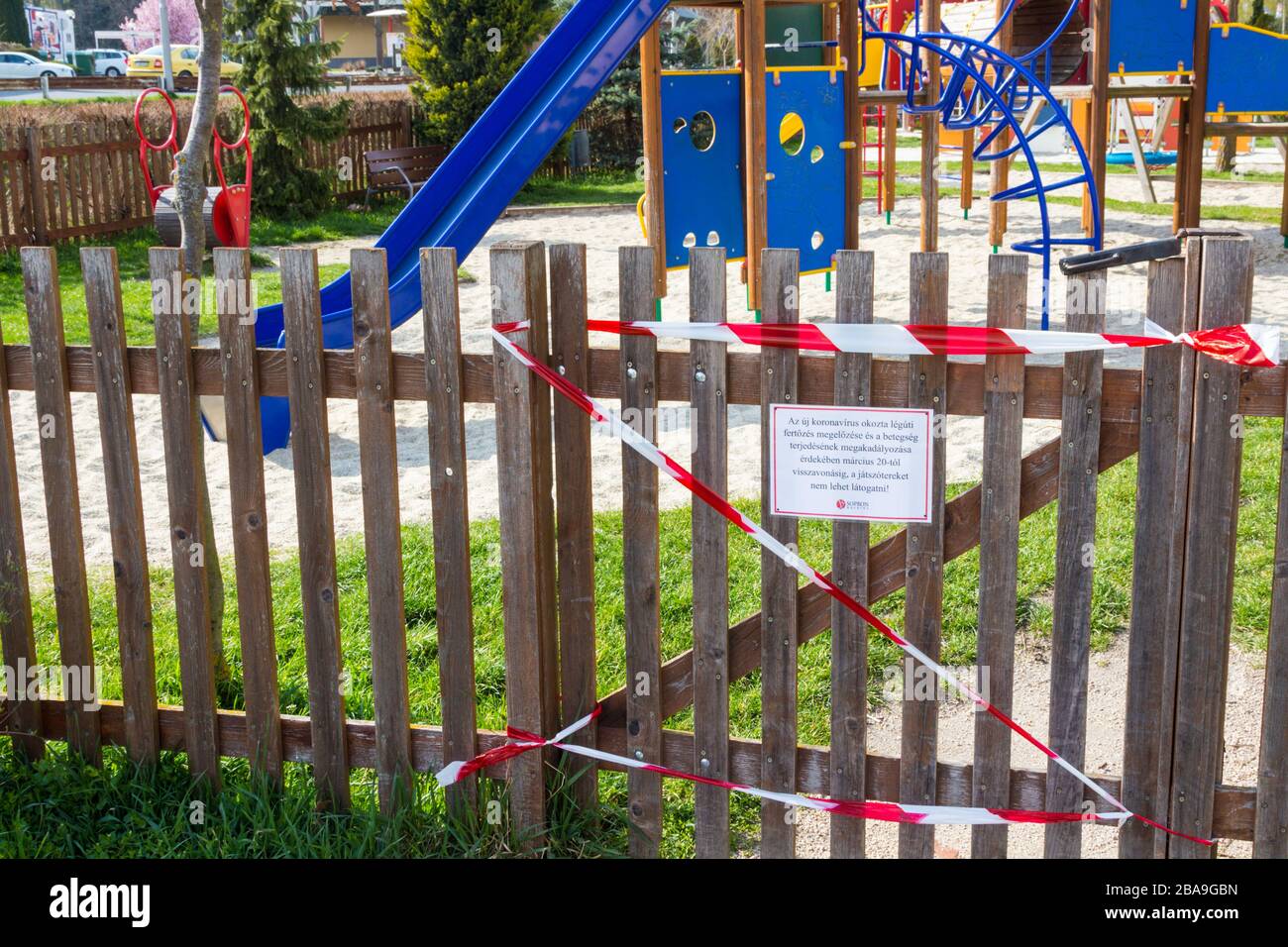 Parco giochi chiuso durante il coronavirus covid-19 pandemic, Sopron, Ungheria Foto Stock