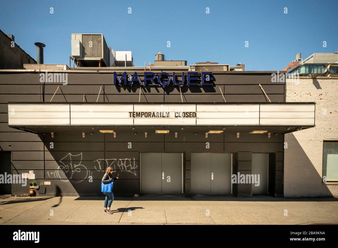 Il marchese del nightclub Marquee a Chelsea a New York annuncia che è temporaneamente chiuso, visto il martedì 24 marzo 2020. A causa della COVID-19 pandemia le imprese non essenziali sono state chiuse. (© Richard B. Levine) Foto Stock