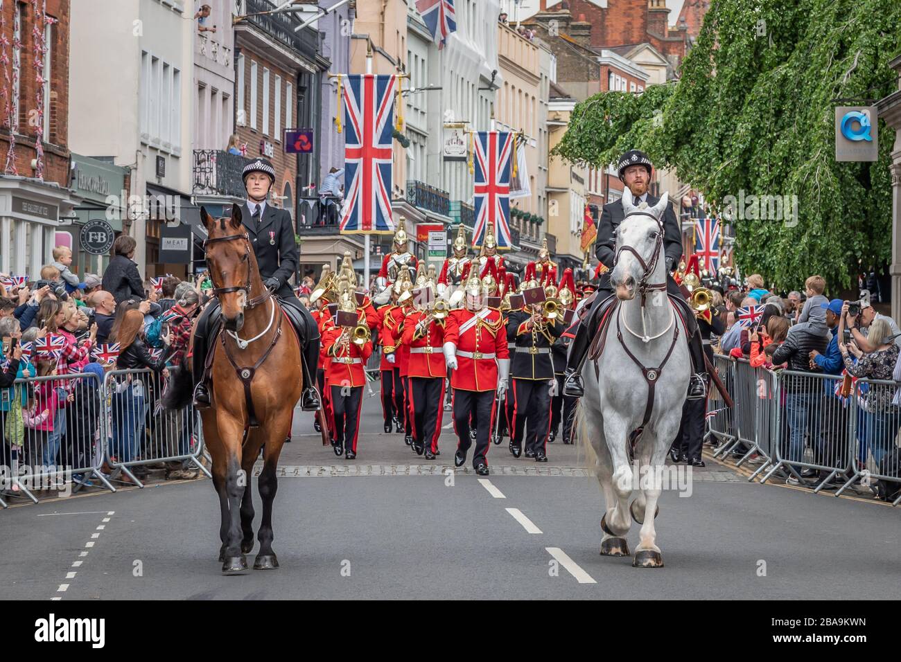 Band of the Household Cavalry conduce l'addio della Household Cavalry alla parata di Windsor attraverso Windosr, Berkshire, UK - 18 maggio 2019 Foto Stock