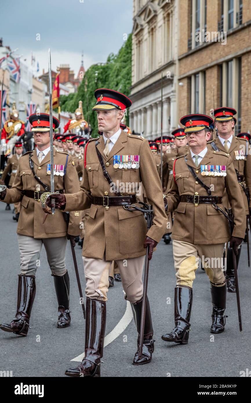 Ufficiali della Cavalleria domestica durante l'addio della Cavalleria domestica alla parata di Windsor attraverso Windsor, Berkshire, Regno Unito - 18 maggio 2019 Foto Stock