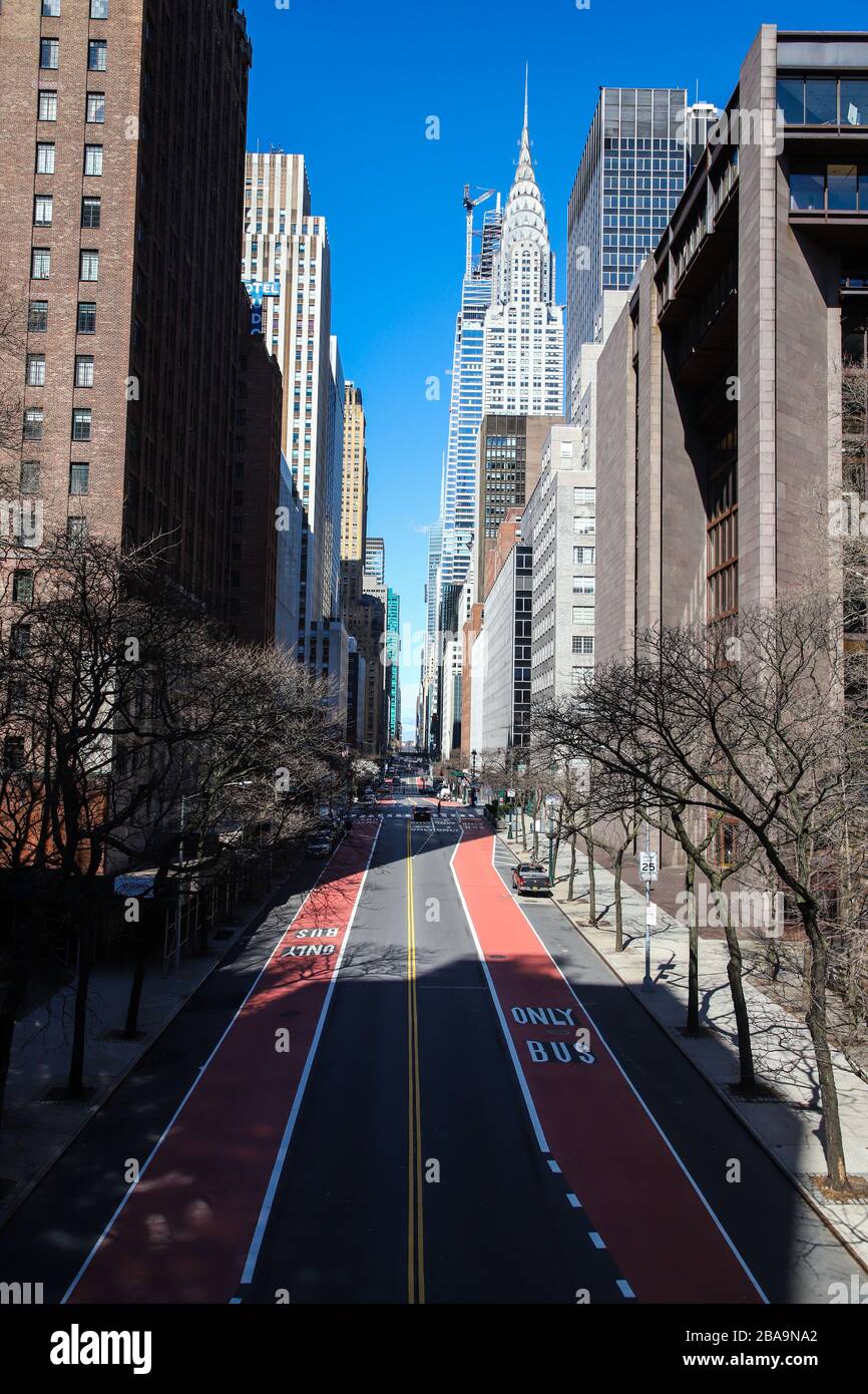 42 strada vuota a Manhattan durante la COVID-19 Coronavirus Pandemic a New York negli Stati Uniti. Foto Stock