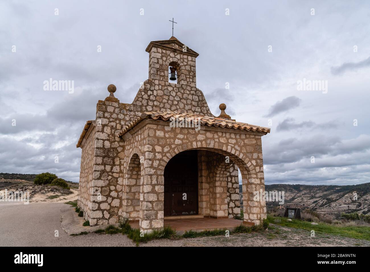 Pastrana, Spagna - 29 febbraio 2020: Eremo del Sacro cuore di Gesù in cima alla città medievale di Pastrana. Foto Stock
