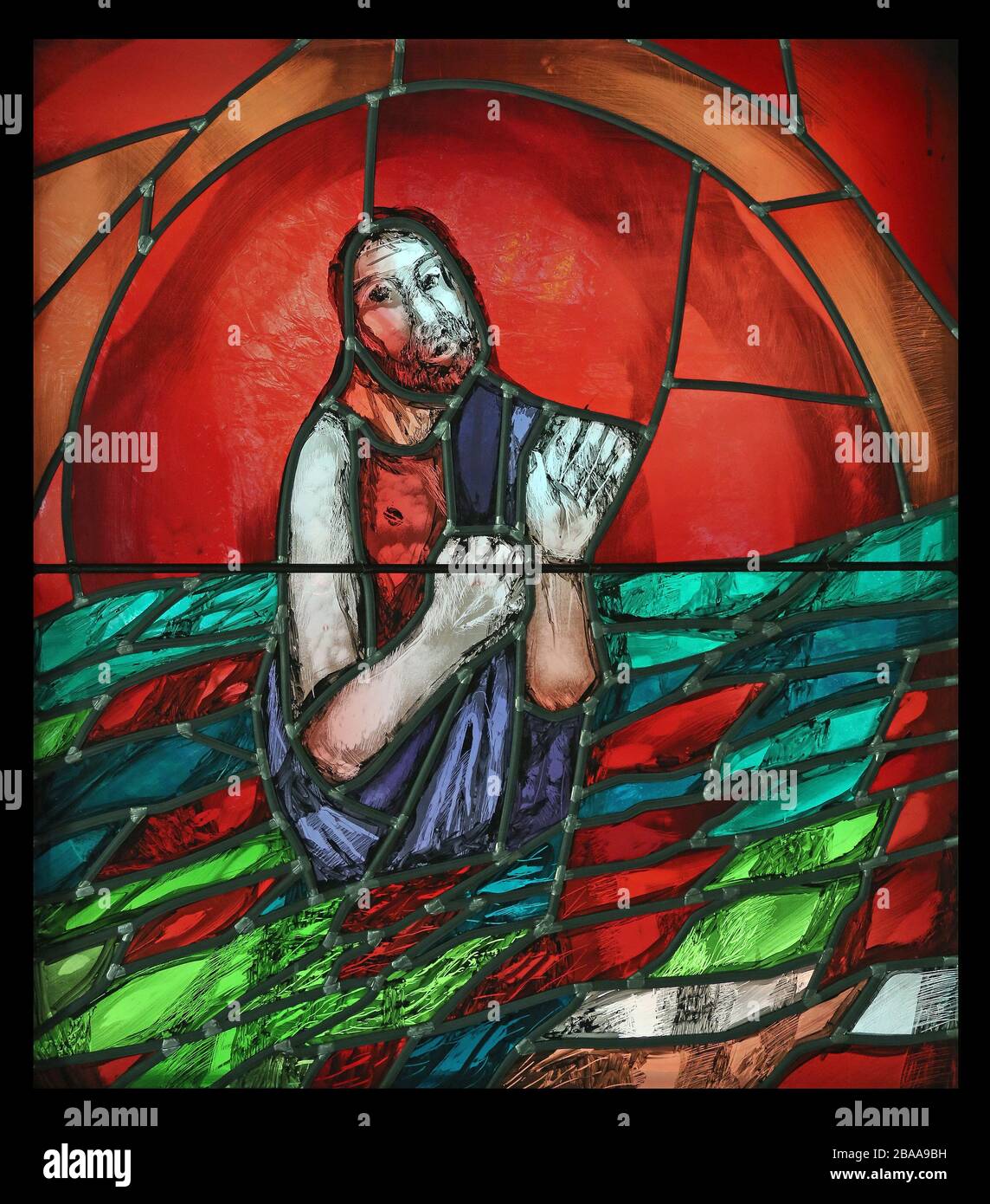 Mattina sul lago, Pasqua, particolare di vetrate di Sieger Koder in Cappella nel cimitero dei Gesuiti a Pullach, Germania Foto Stock