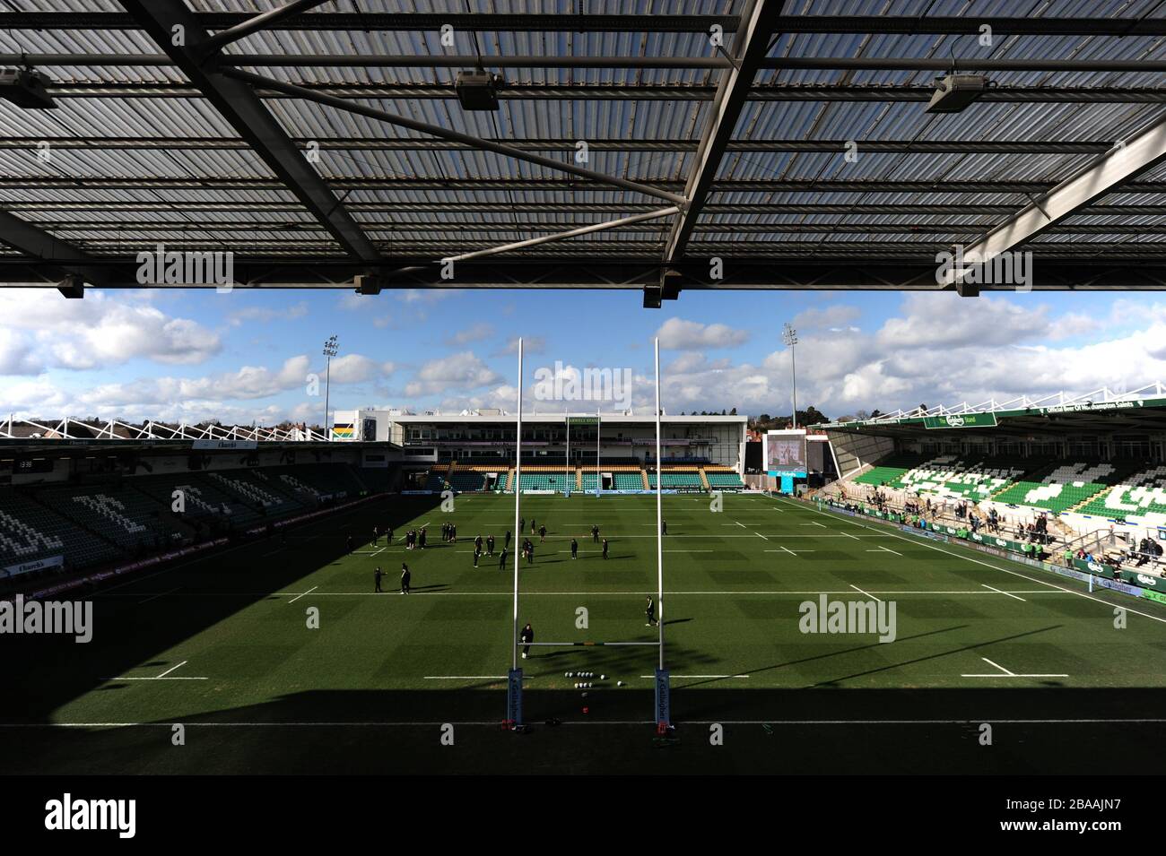Una vista generale del campo all'interno dei Franklin's Gardens Foto Stock