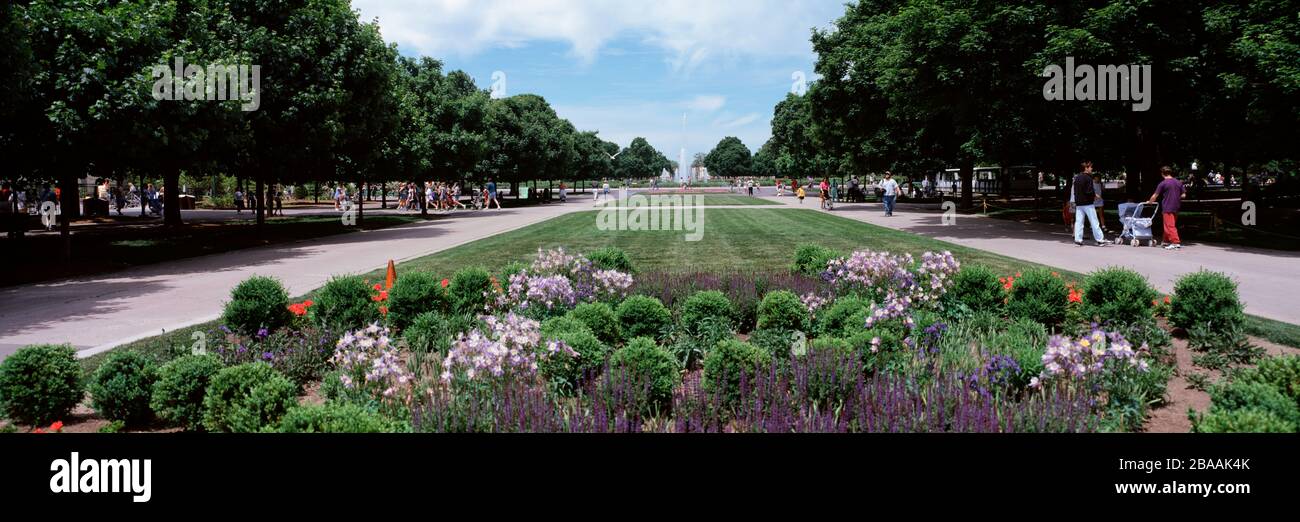 Fontana e giardini, Brookfield Zoo, Brookfield, Illinois, Stati Uniti Foto Stock