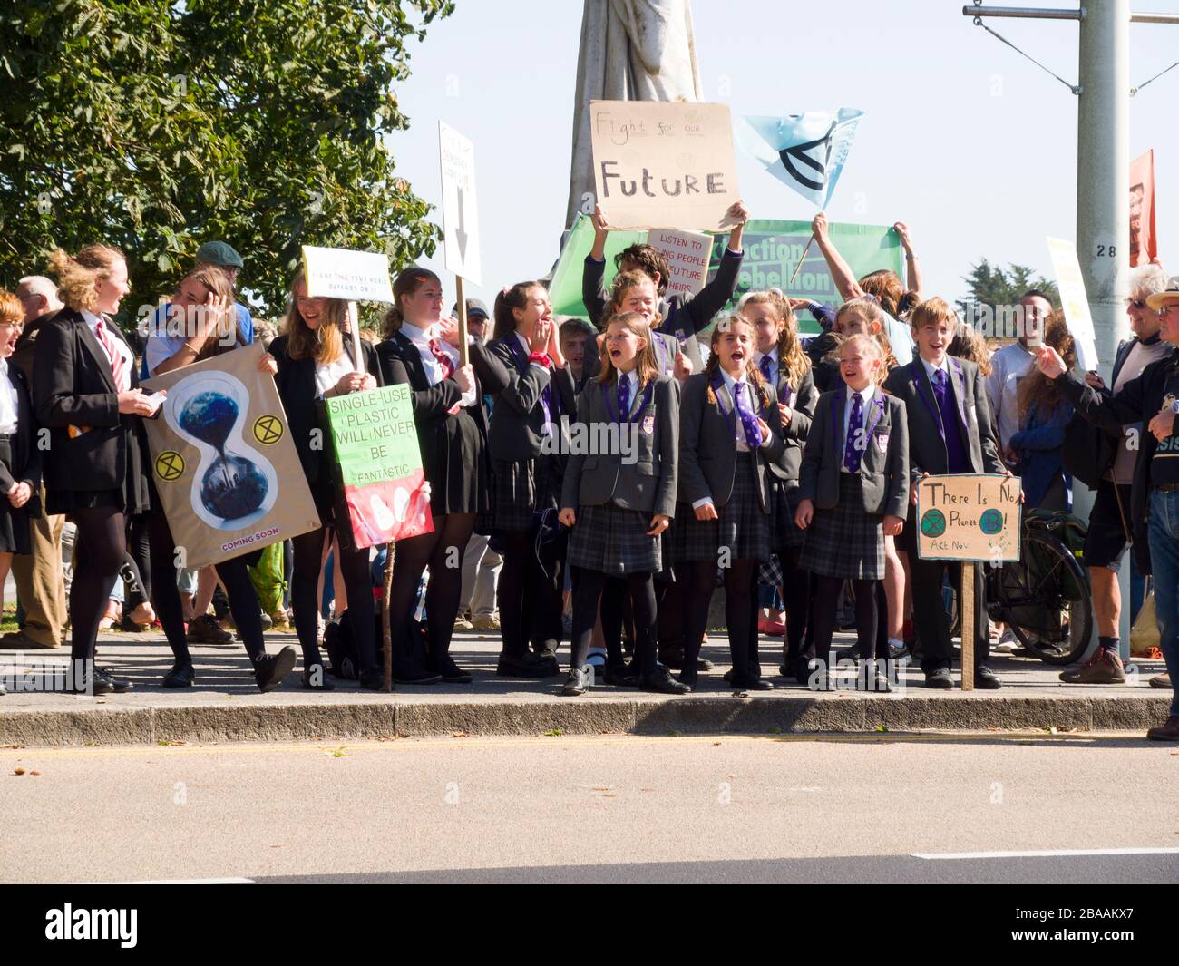 Gli studenti del Bideford College protestano contro il cambiamento climatico, Bideford, North Devon, Regno Unito Foto Stock