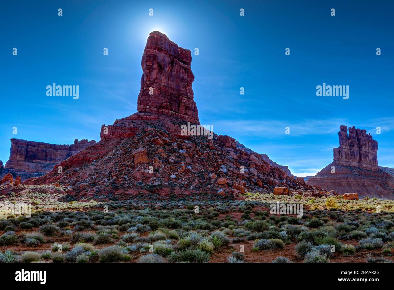 Vista della grande roccia su Valley of the Gods, Mexican Hat, Utah, USA Foto Stock