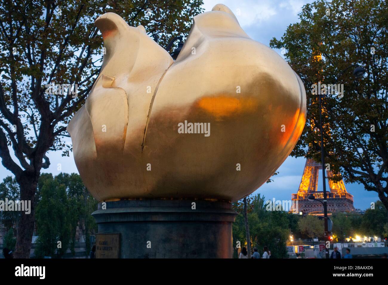 Fiamma della libertà monumento Parigi Francia Foto Stock