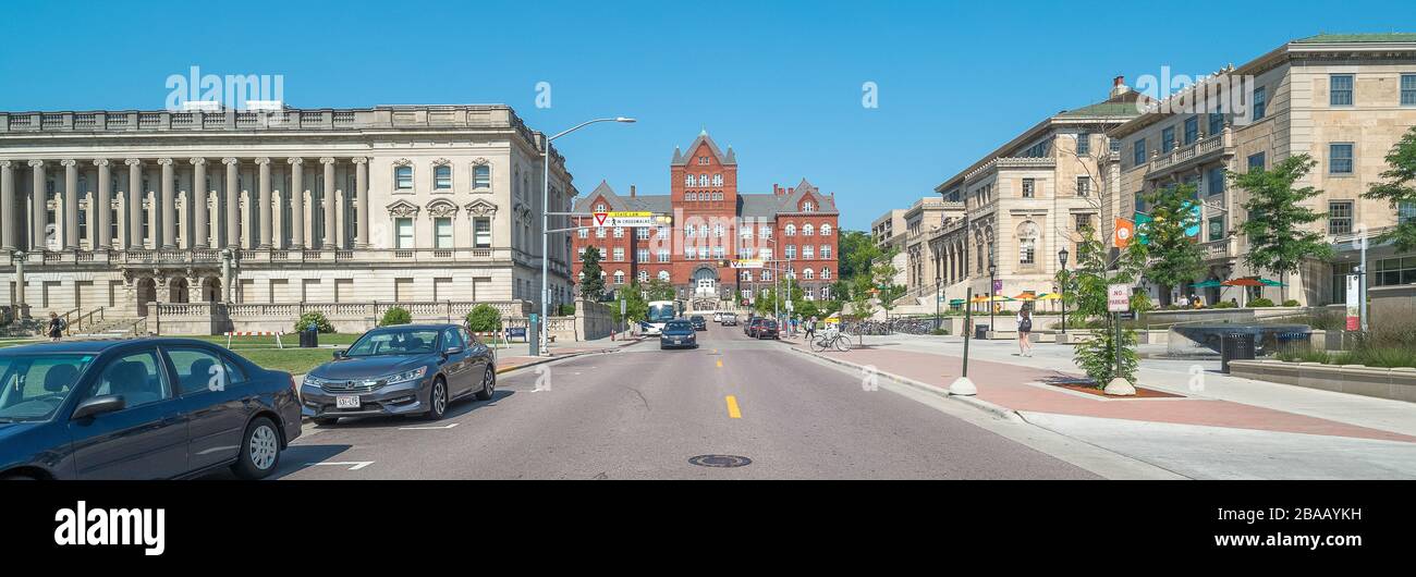 Vista degli edifici universitari da Langdon Street, Madison, Dane County, Wisconsin, Stati Uniti Foto Stock