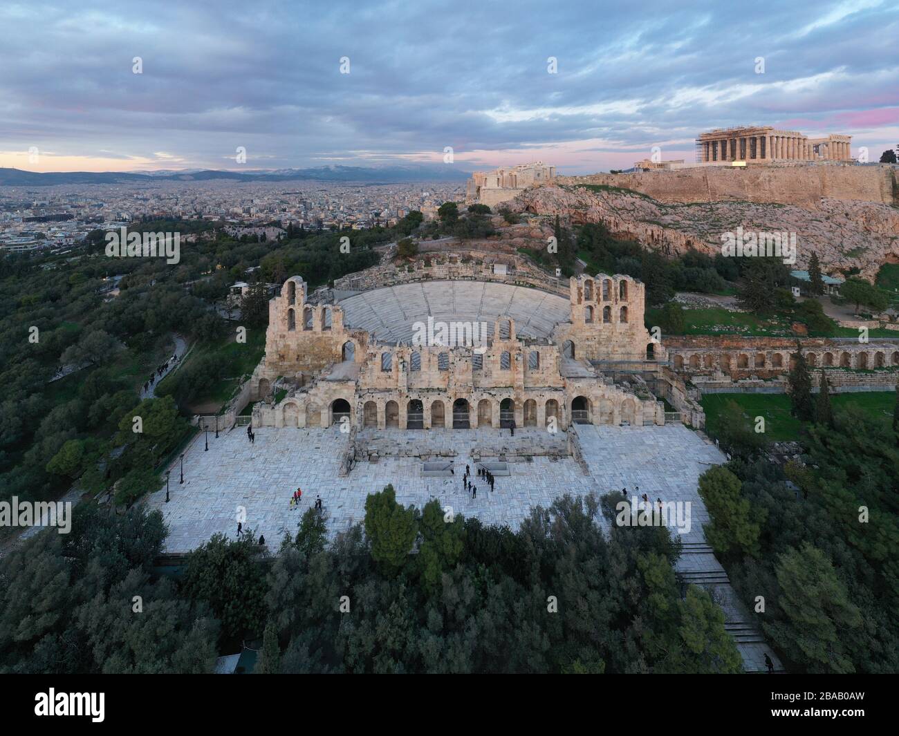 Veduta aerea dell'Acropoli di Atene, il Tempio di Atena Nike, Partenone, Tempio di Hekatompedon, Santuario di Zeus Polieus, Odeon di Erodes Attico Foto Stock