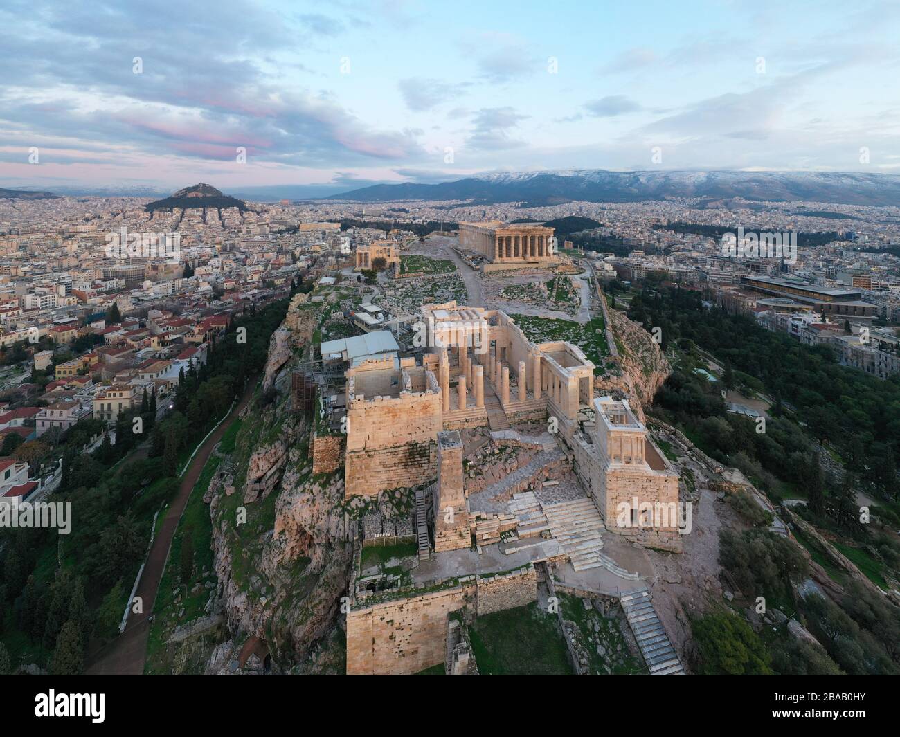 Veduta aerea dell'Acropoli di Atene, il Tempio di Atena Nike, Partenone, Tempio di Hekatompedon, Santuario di Zeus Polieus, Odeon di Erodes Attico Foto Stock