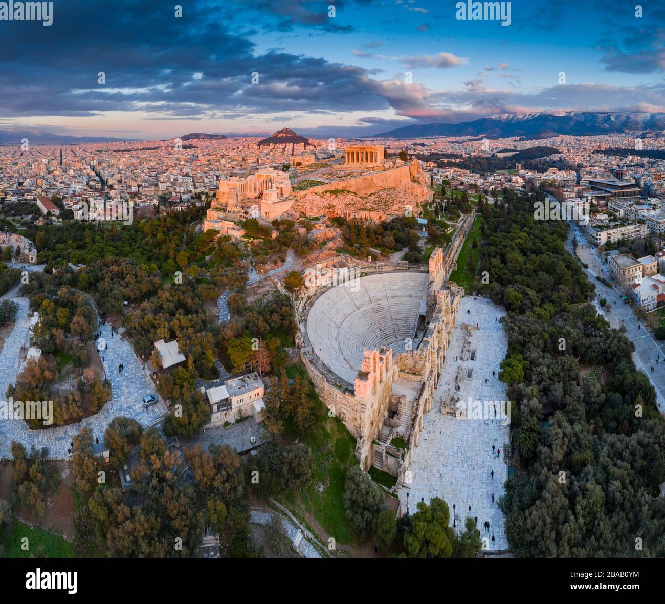 Veduta aerea dell'Acropoli di Atene, il Tempio di Atena Nike, Partenone, Tempio di Hekatompedon, Santuario di Zeus Polieus, Odeon di Erodes Attico Foto Stock