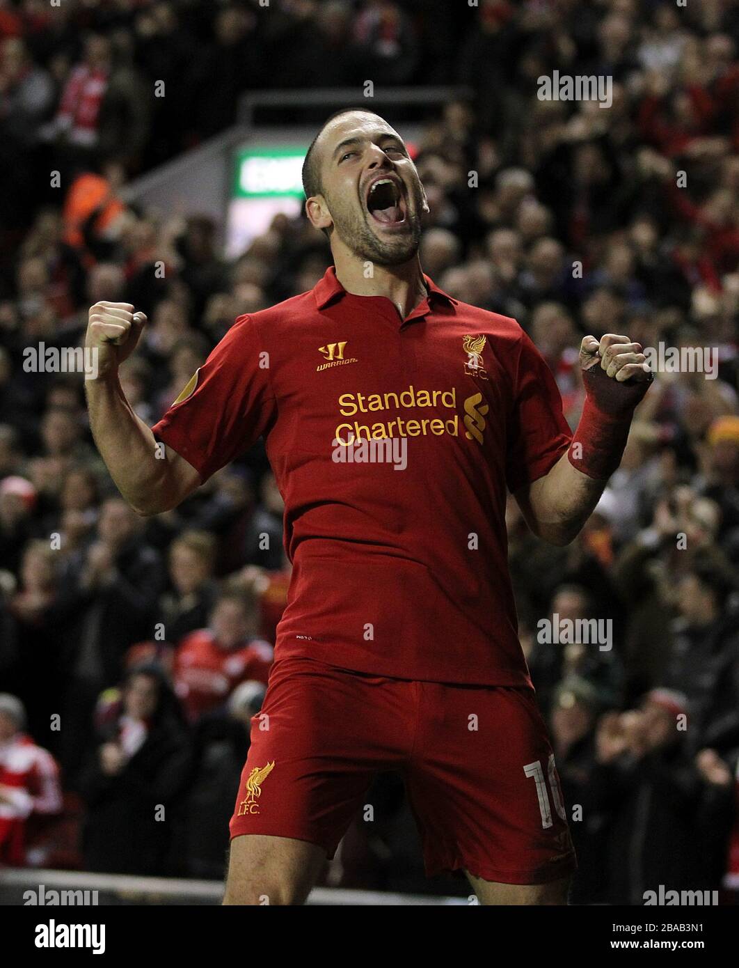 *ALTERNATE CROP* Joe Cole di Liverpool festeggia dopo aver segnato il secondo goal della sua squadra Foto Stock