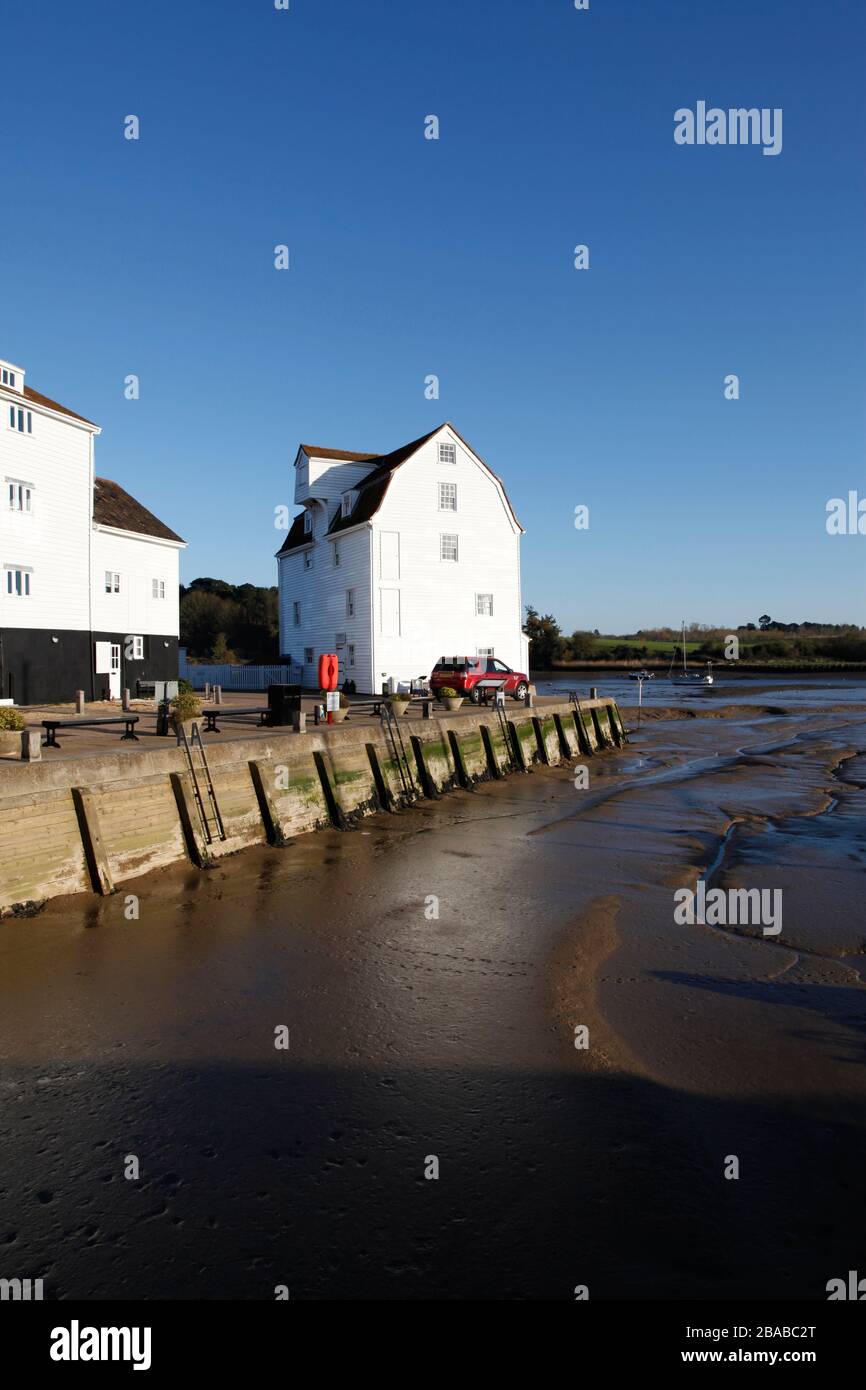 Woodbridge Tide Mill, Tide Mill Quay, River Deben, Woodbridge, Suffolk, Inghilterra, Regno Unito Foto Stock