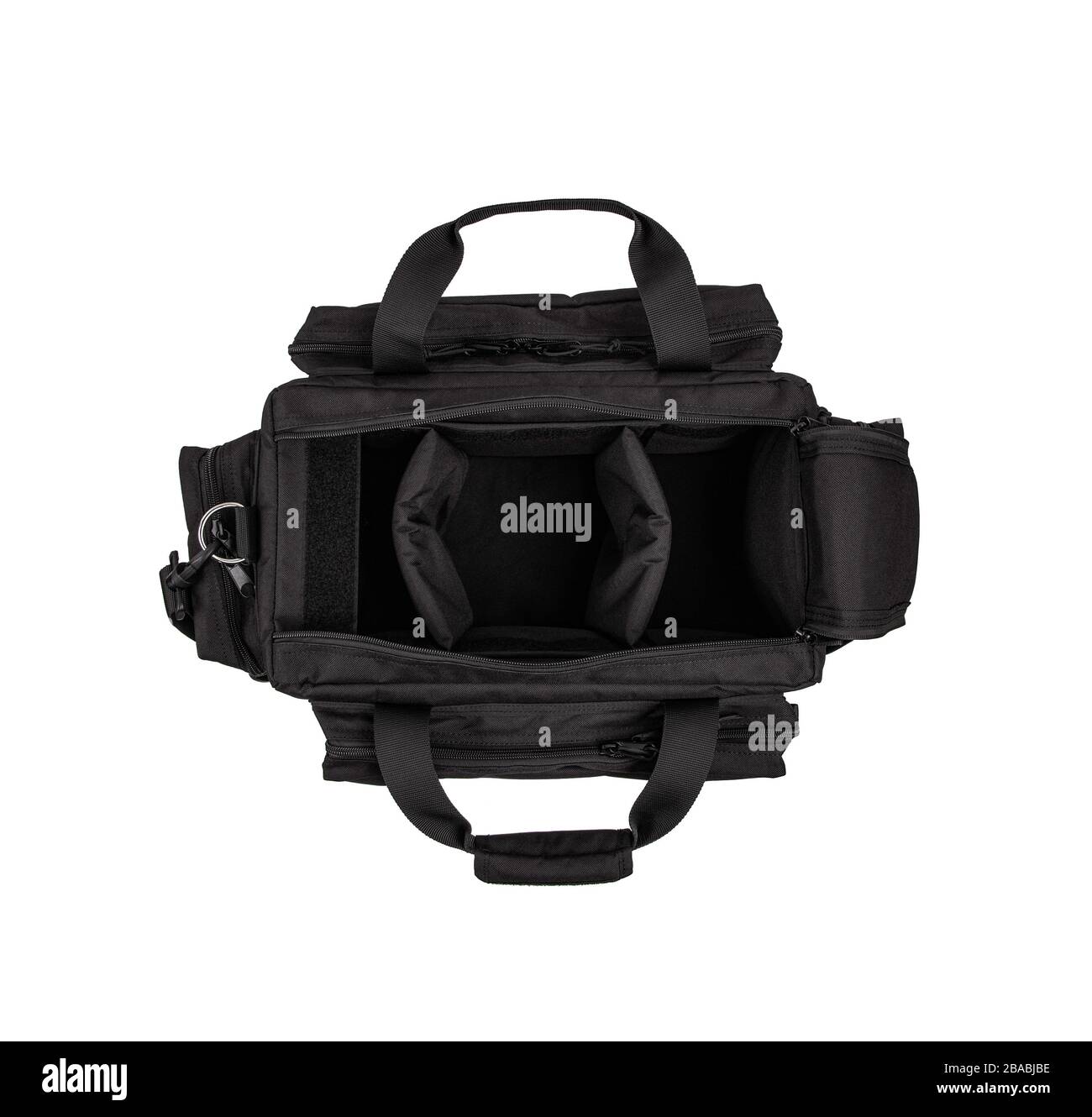 Borsa sportiva moderna isolata su sfondo bianco. Borsa a spalla per attrezzature o cose. Foto Stock