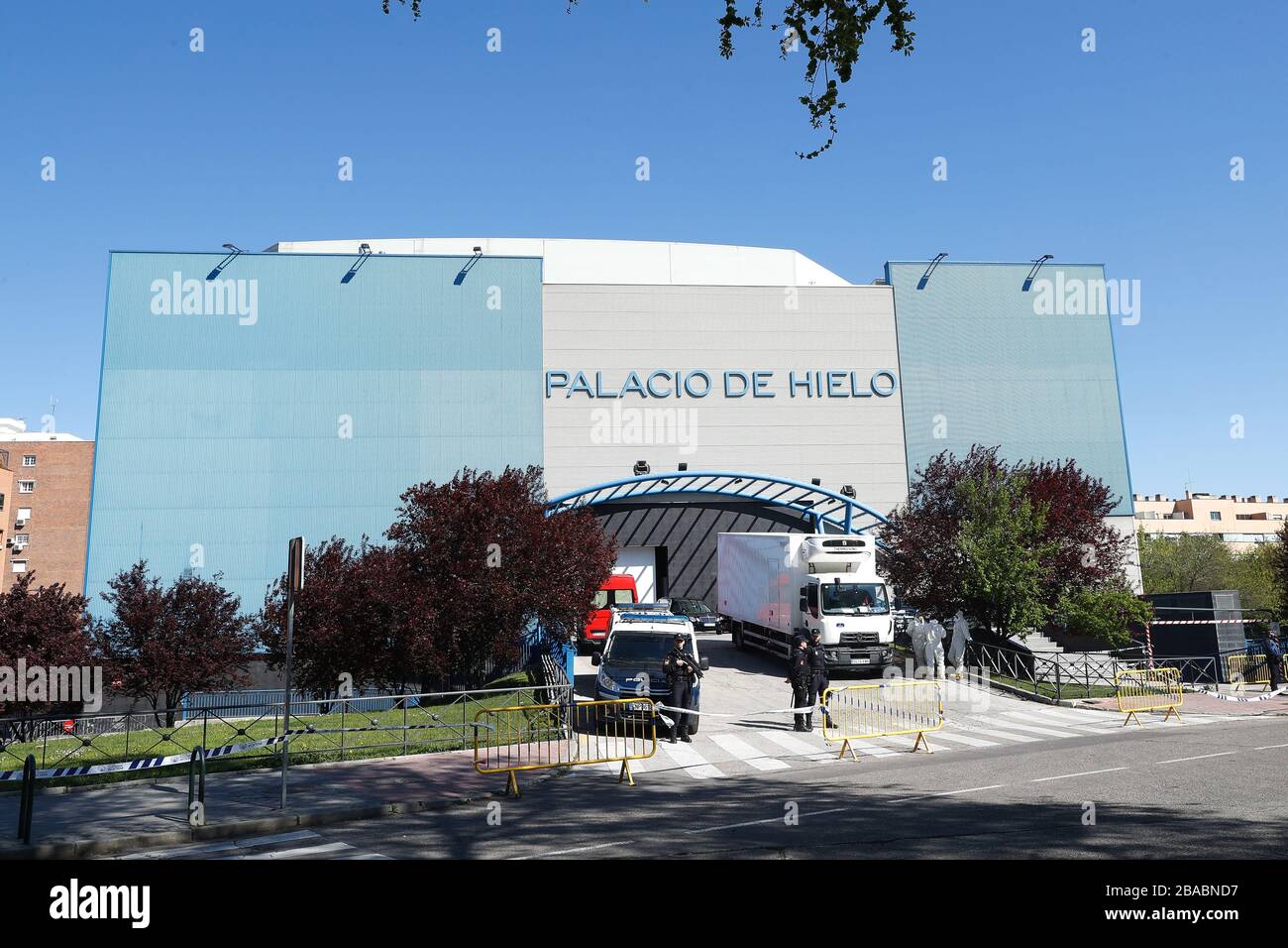 Madrid, Spagna. 26 marzo 2020. Il punto di vista generale di Palacio de Hielo è diventato un morso temporaneo a causa della dichiarazione di emergenza a causa dell'epidemia di Corona Virus (COVID-19) a Madrid, Spagna, 26 MARZO 2020. Credit: Mutsu Kawamori/AFLO/Alamy Live News Foto Stock