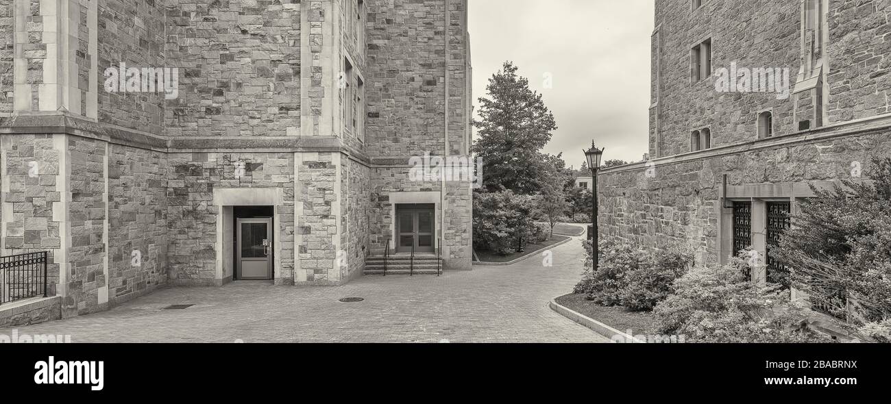 Passerella tra edifici, Boston College, Chestnut Hill, Boston, Massachusetts, Stati Uniti Foto Stock