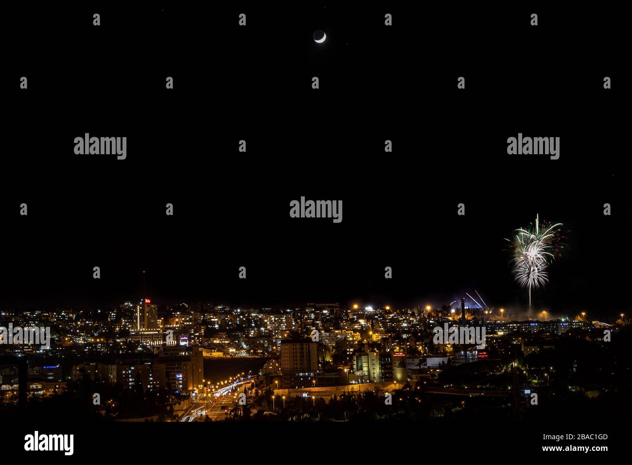 Fuochi d'artificio per il giorno dell'indipendenza israeliana, chiamato: 'Yom haAtzma'ut' a Gerusalemme, Israele. Foto Stock