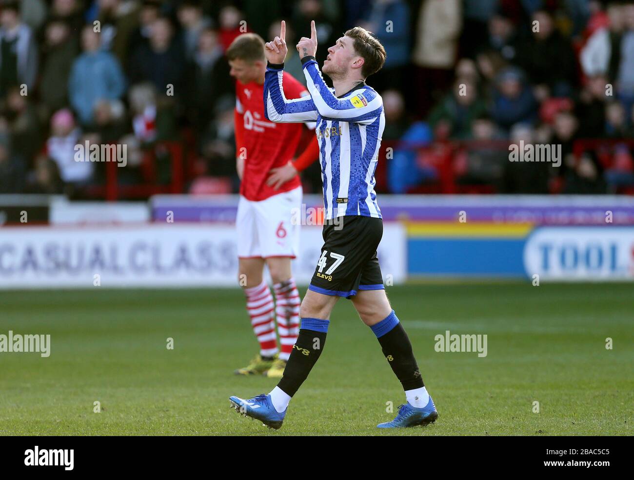 Josh Windass di Sheffield Wednesday celebra il suo obiettivo Foto Stock