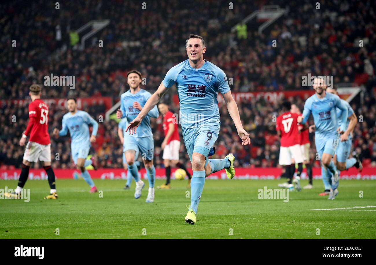 Chris Wood di Burnley celebra il suo primo obiettivo del gioco Foto Stock