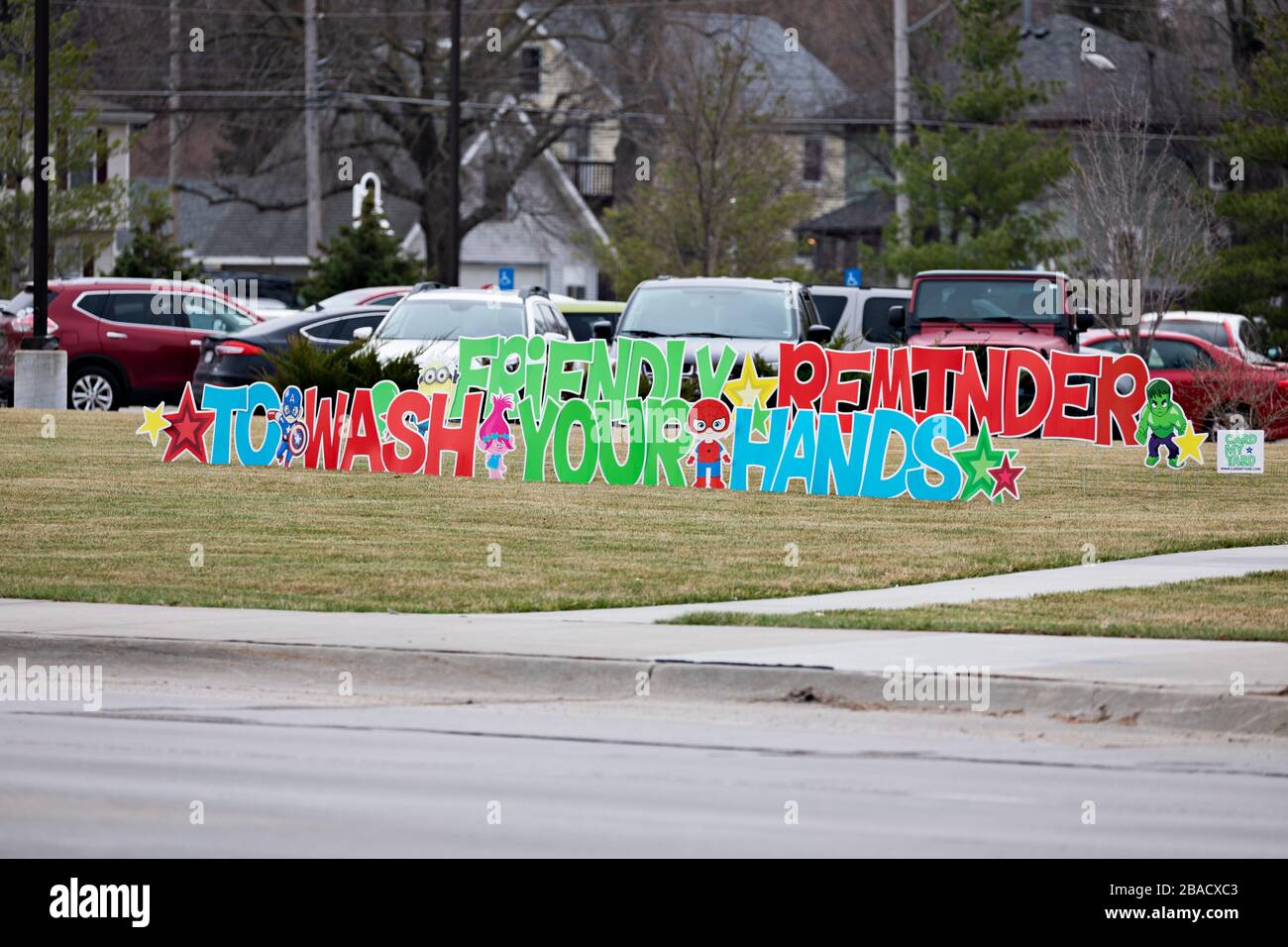 Cartello "friendly Reminder to Wash your hands" su un prato dell'ospedale a Lincoln, Nebraska. Foto Stock