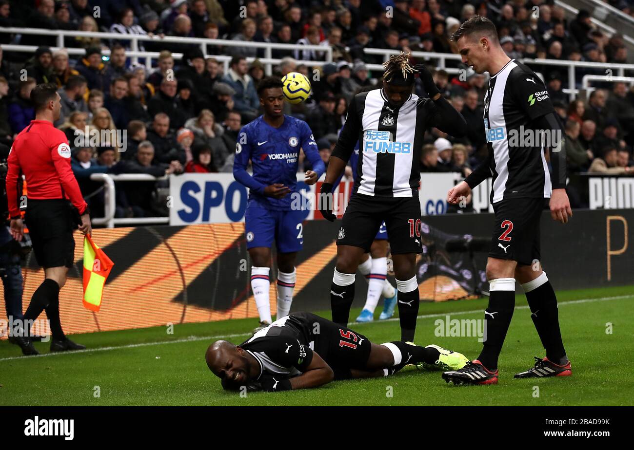 Jetro Willems del Newcastle United raccoglie un infortunio Foto Stock