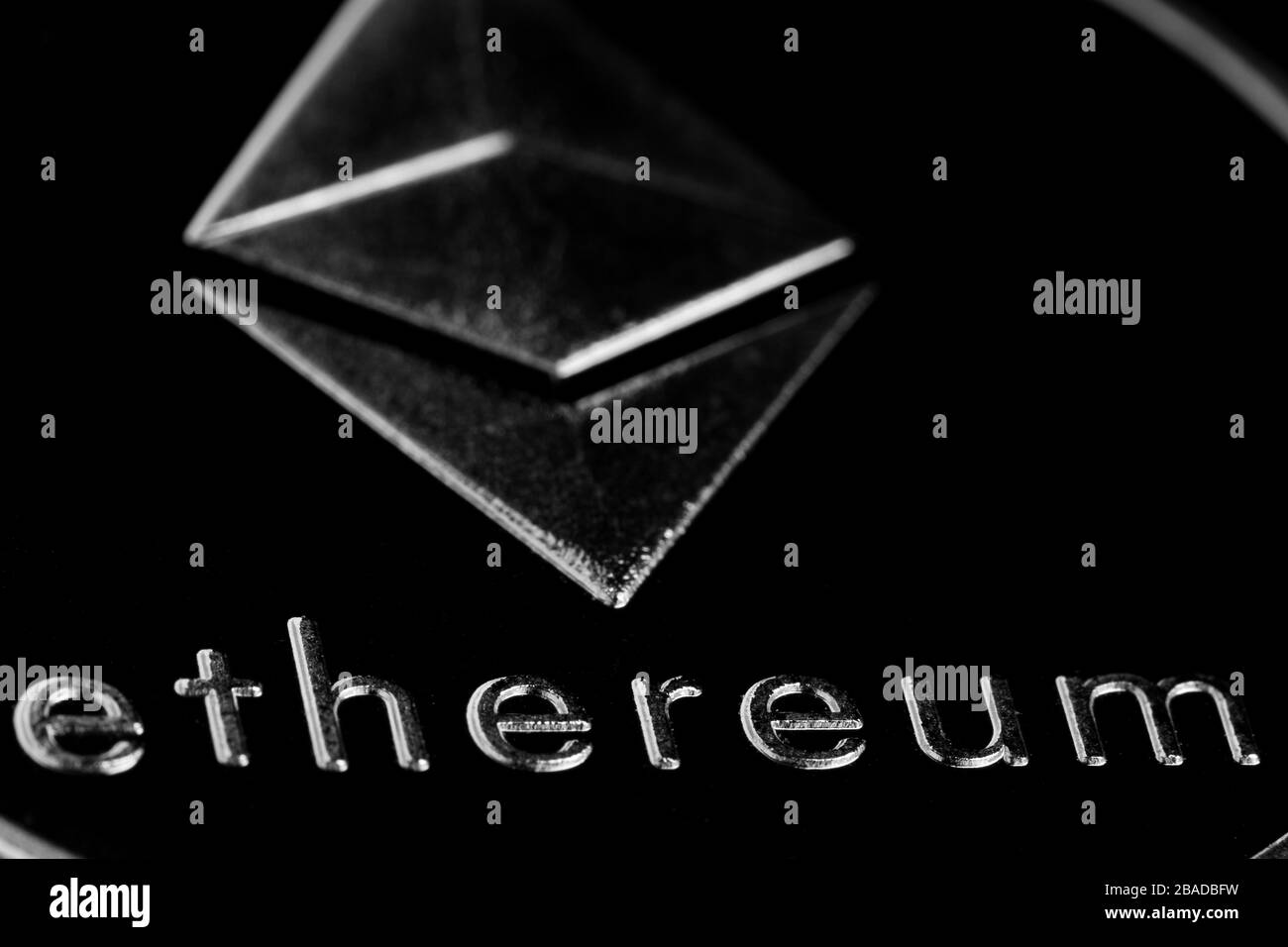 Ethereum valuta closeup concetto finanziario. Denaro virtuale di criptovaluta. Exchange, anonimo. Bitcoin è una valuta di cassa web open source. Foto Stock