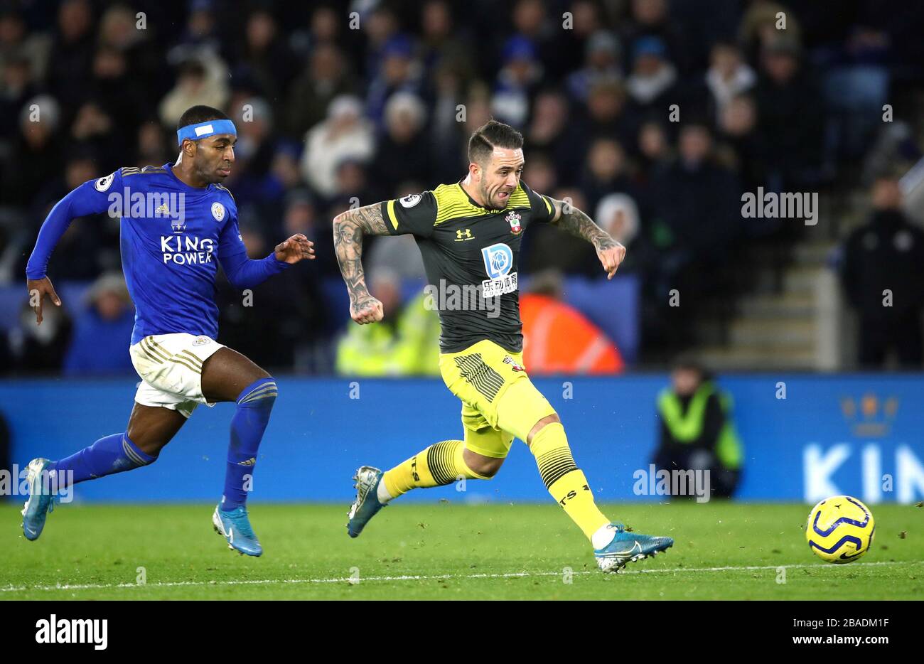 Danny Ings di Southampton (a destra) segna il secondo goal dei suoi lati Foto Stock