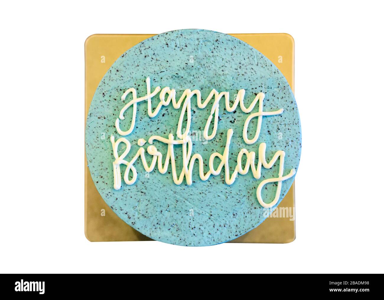 Torta al cioccolato alla menta con testo di buon compleanno. Isolato su sfondo bianco Foto Stock