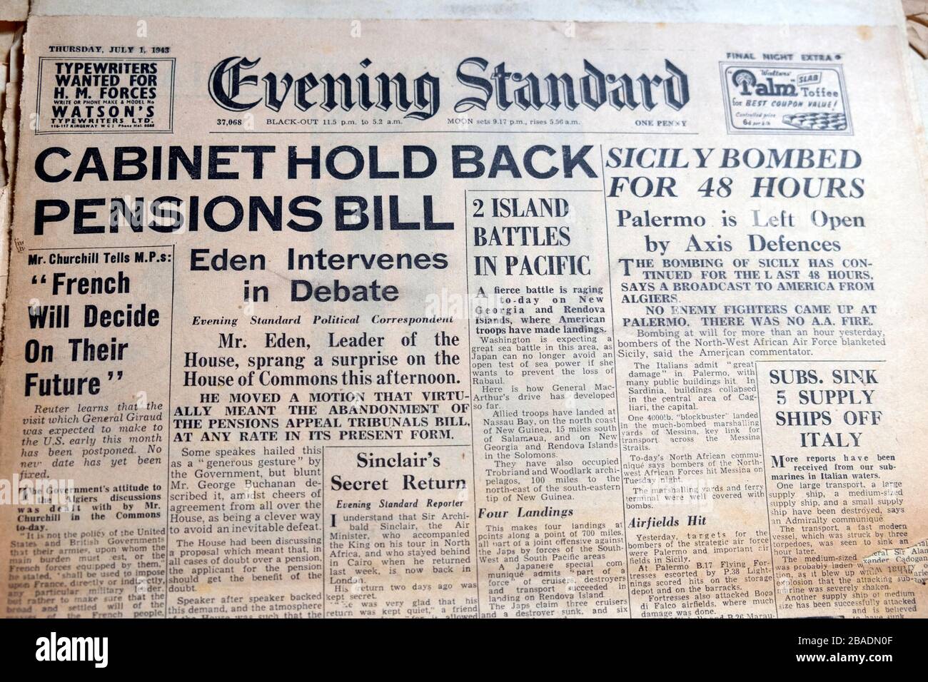'Cabinet Hold Back Pensions Bill' 1 luglio 1943 pagina anteriore British Evening Standard Newspaper in London England UK Foto Stock