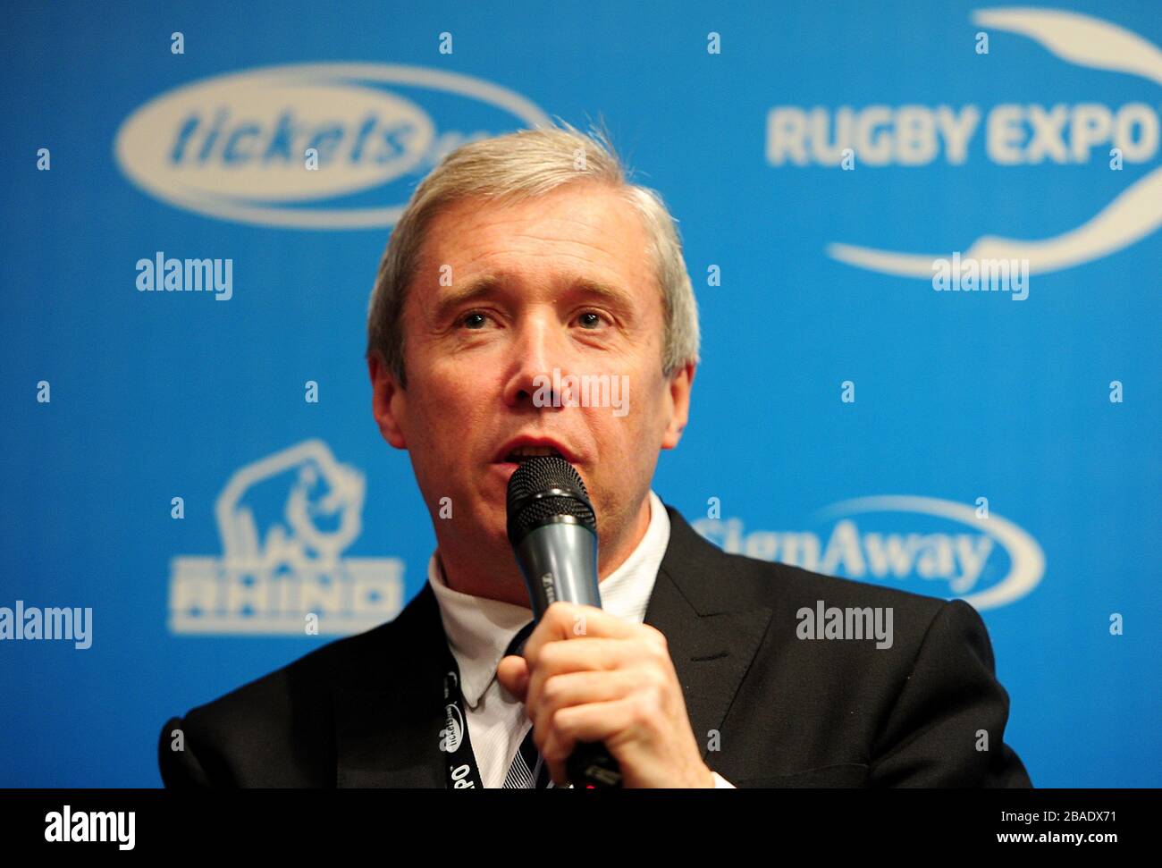 Paul Morgan, direttore della Premiership Rugby Communications, parla durante il secondo giorno del Rugby Expo 2012 Foto Stock