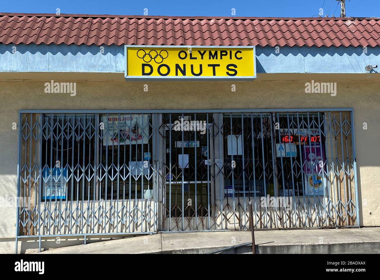 Vista generale del chiuso negozio di ciambelle olimpiche in mezzo al coroinavirus globale COVID-19 epidemia pandemica, Giovedi, 26 marzo 2020, a Los Angeles. (Foto di IOS/Espa-Images) Foto Stock