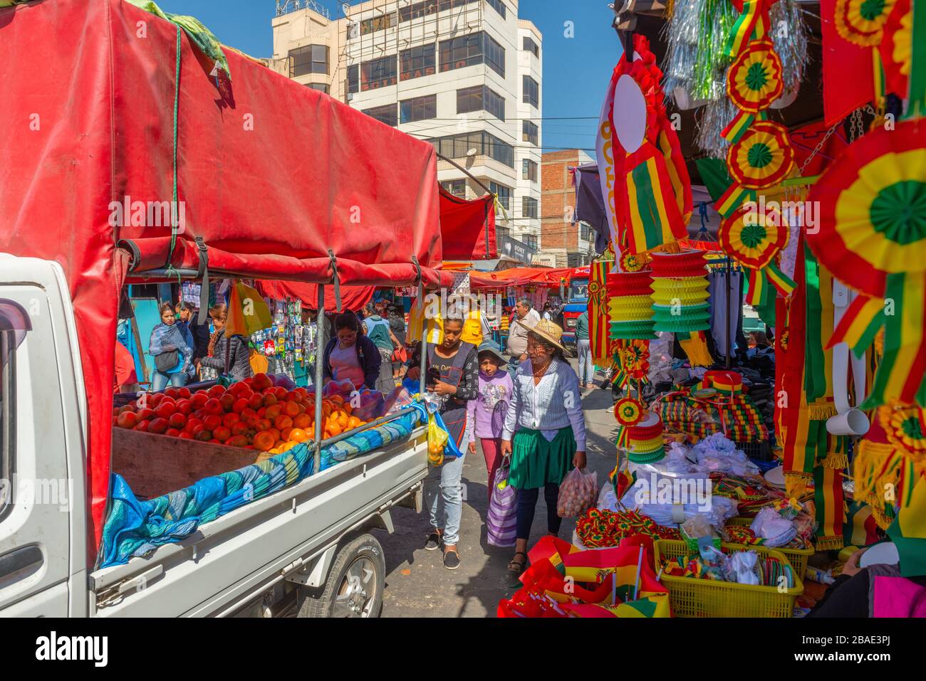 Il mercato quotidiano la Cancha Street, Cochabamba, Dipartimento Cochabamba, Boiivia, America Latina Foto Stock