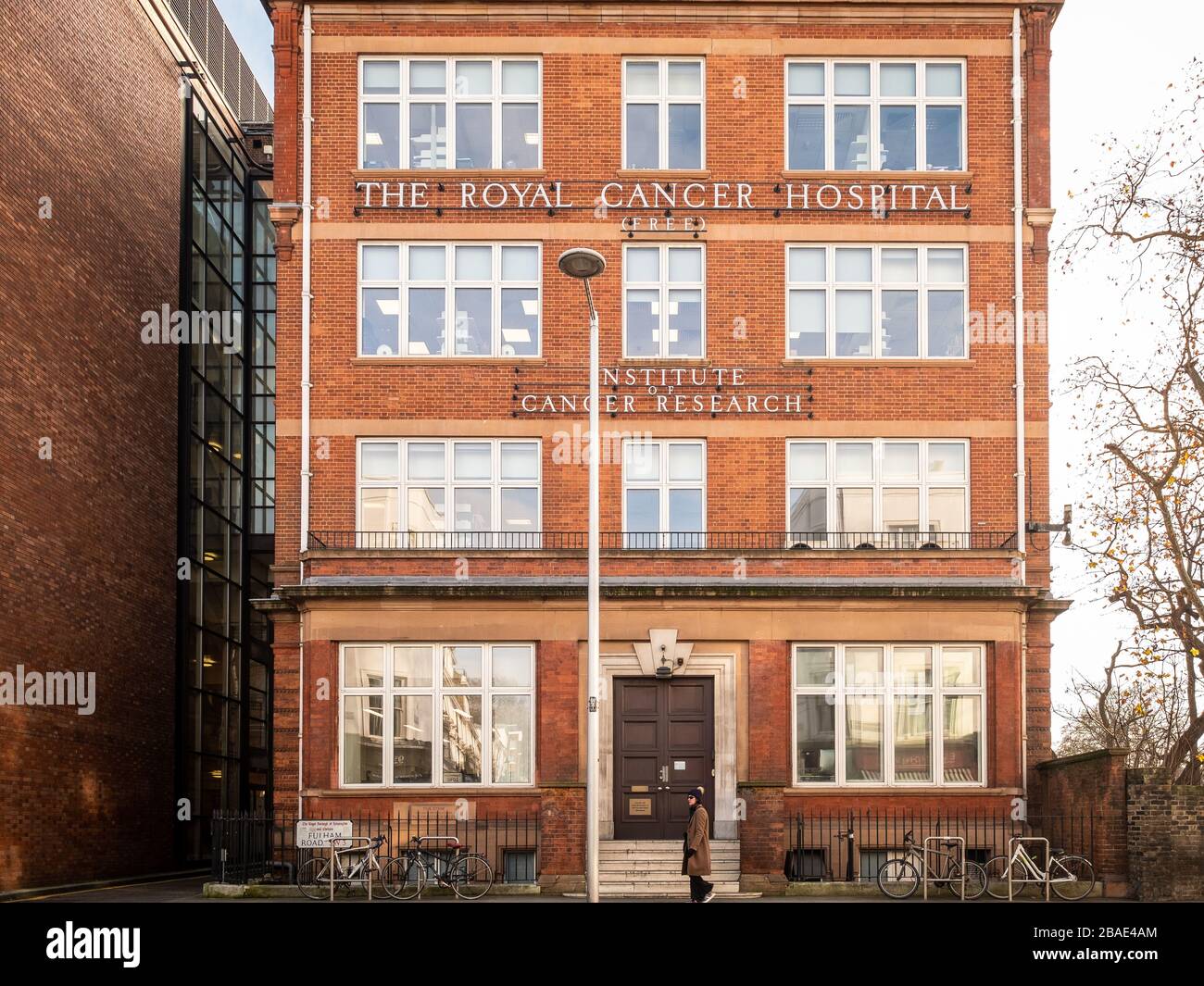 LONDRA - il Royal Cancer Hospital su Fulham Road, un istituto di fiducia della fondazione NHS e un ospedale oncologico leader a livello mondiale Foto Stock