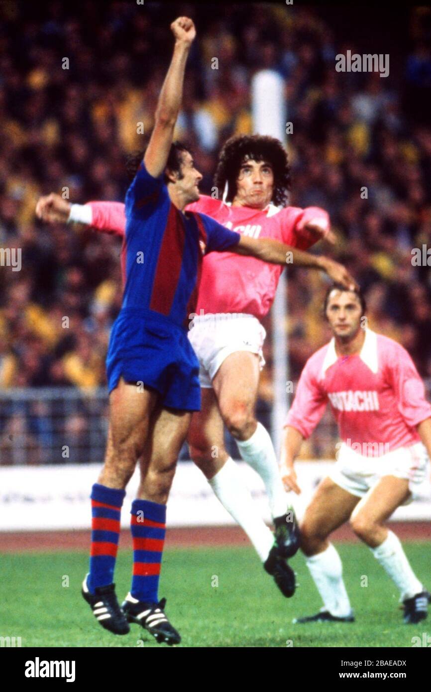 KEVIN KEEGAN INDOSSA IL ROSA DI AMBURGO CONTRO BARCELLONA Foto Stock