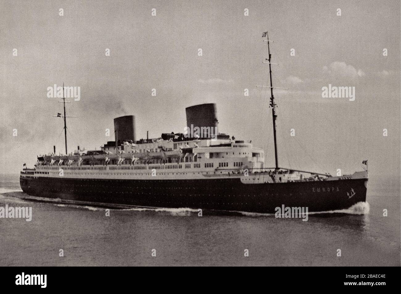 SS Europa, in seguito SS Liberté, era un transatlantico tedesco costruito per la linea Norddeutsche Lloyd (NDL) per lavorare la rotta marittima transatlantica. Lei e la sua si Foto Stock SS Europa, in seguito SS Liberté, era un transatlantico tedesco costruito per la linea Norddeutsche Lloyd (NDL) per lavorare la rotta marittima transatlantica. Lei e la sua si Foto Stock