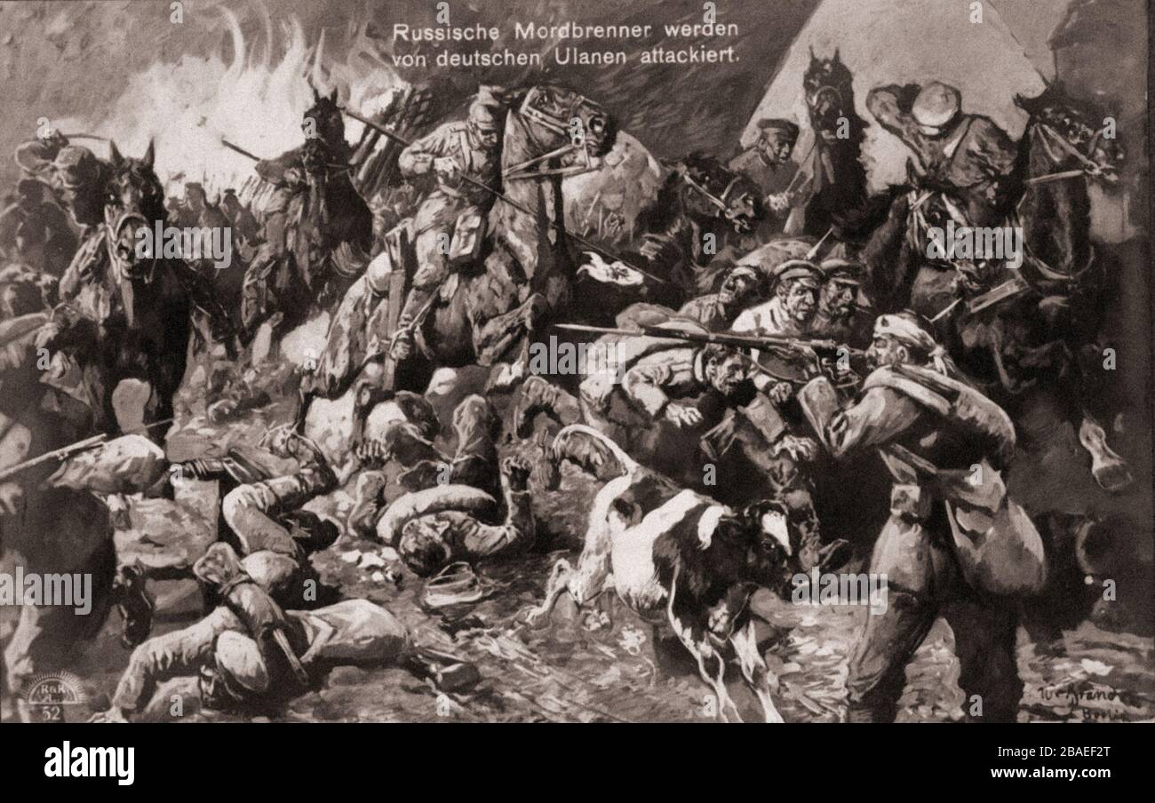 Il primo periodo della guerra mondiale. I soldati russi sono attaccati dagli Ulani tedeschi. Cartolina di propaganda tedesca. Foto Stock
