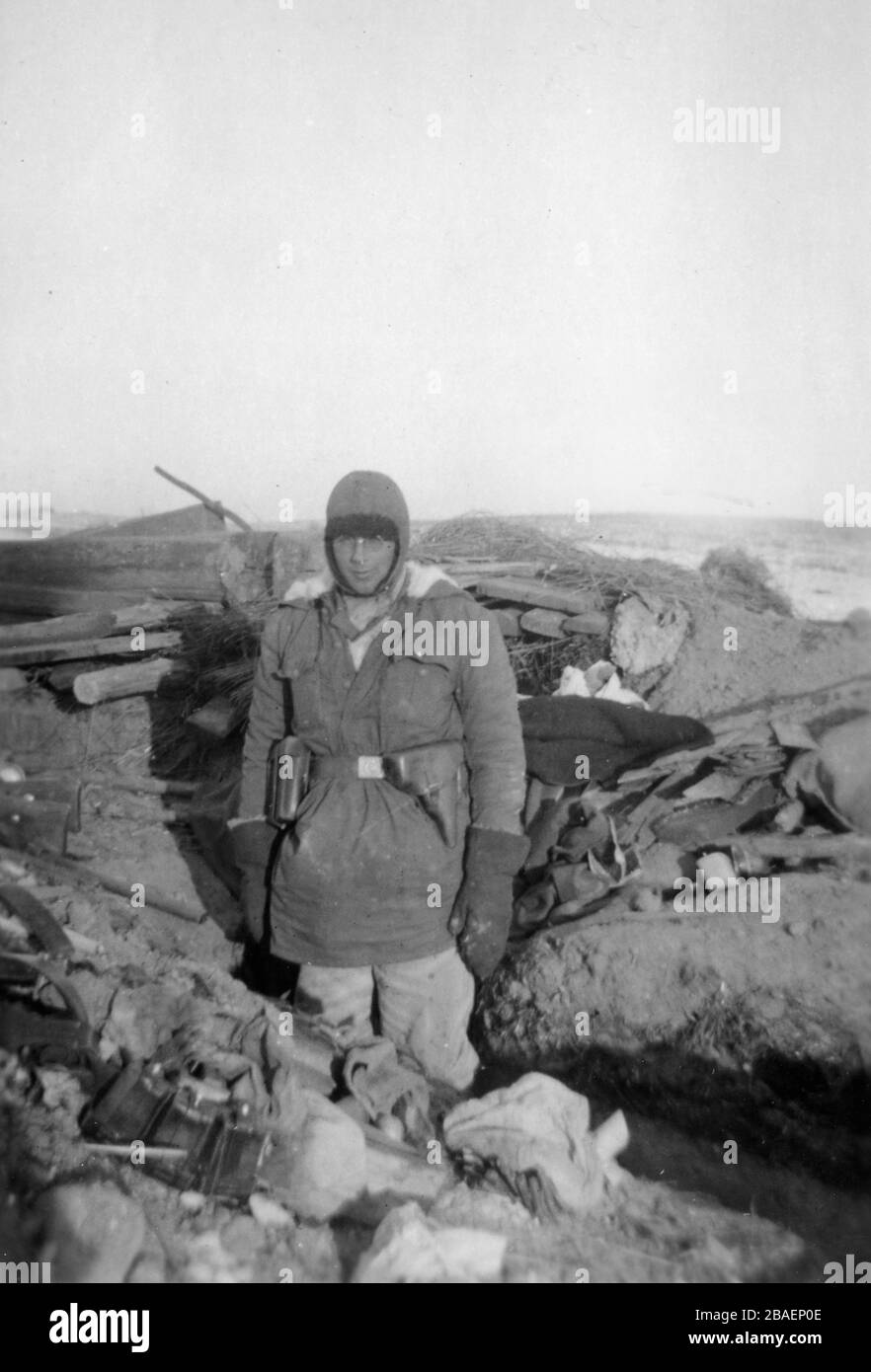 Seconda guerra mondiale / seconda guerra mondiale Foto storica sull'invasione tedesca - truppe Waffen SS in URSS (Bielorussia) - 1942 (regione di Minsk), bunker Foto Stock