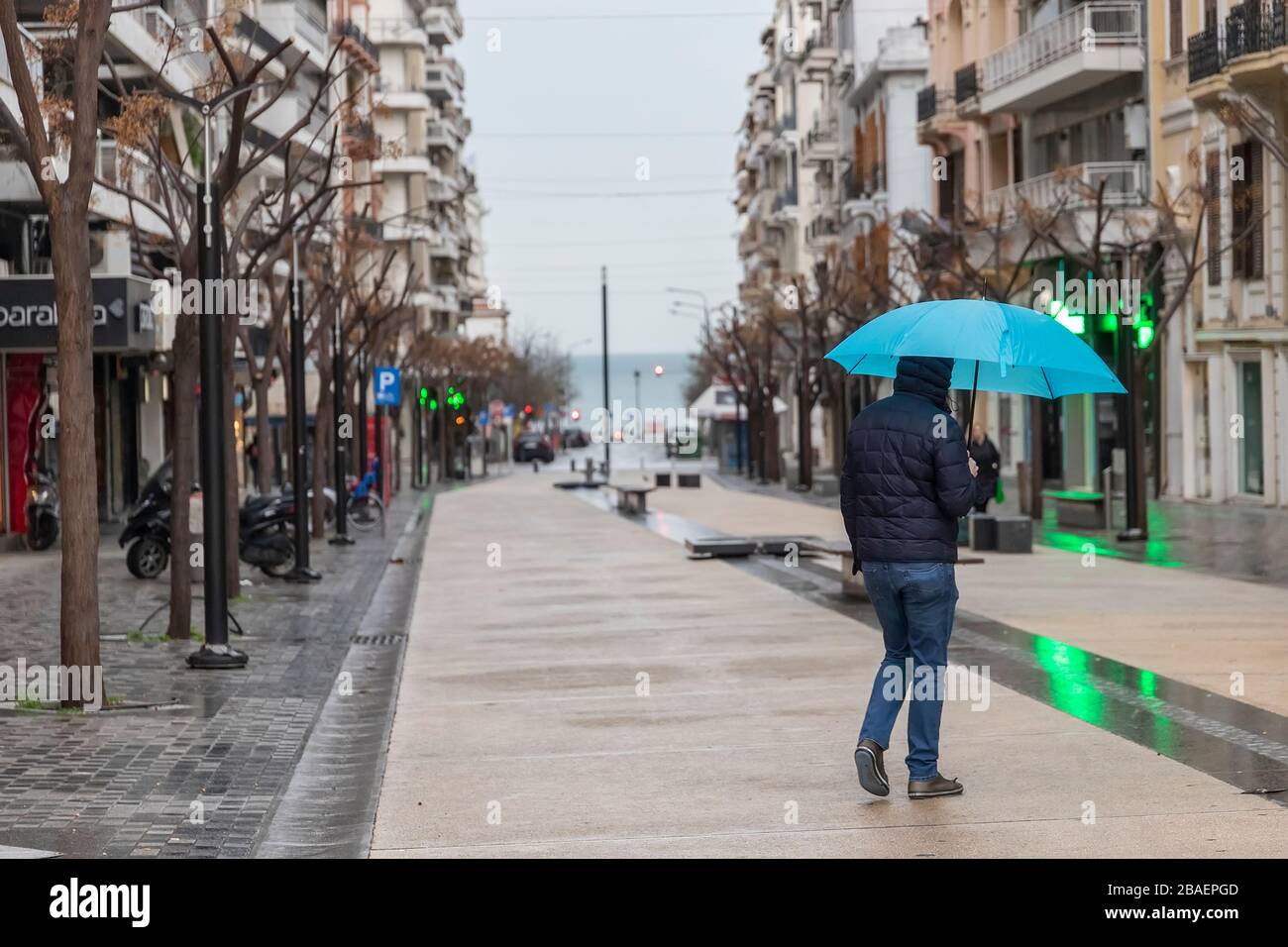 Salonicco, Grecia - 23 marzo 2020: Una visione delle strade vuote a Salonicco dopo che la Grecia ha imposto un blocco per rallentare la diffusione dei coronavi Foto Stock