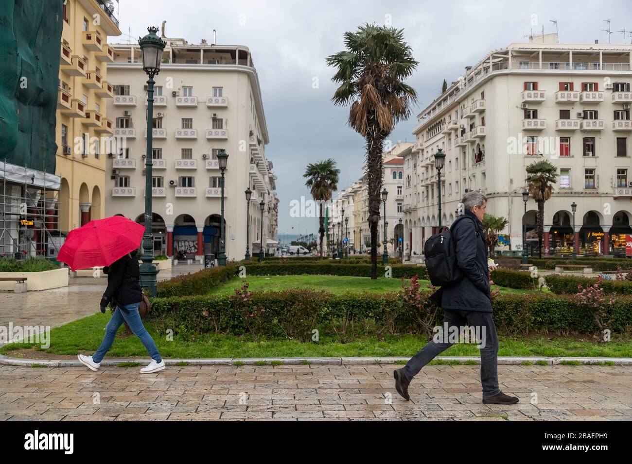 Salonicco, Grecia - 23 marzo 2020: Una visione delle strade vuote a Salonicco dopo che la Grecia ha imposto un blocco per rallentare la diffusione dei coronavi Foto Stock