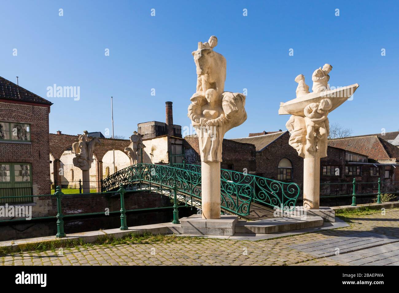 Gent, Belgio - 25 marzo 2020: Il ponte dei piaceri imperiali sul fiume lieve. Quartiere Prinsenhof. Foto Stock