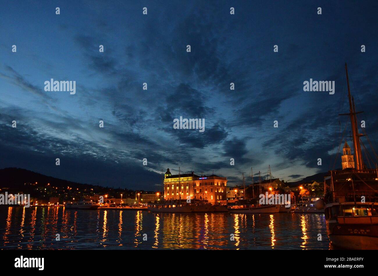 Ora blu al porto di Spalato, Croazia Foto Stock