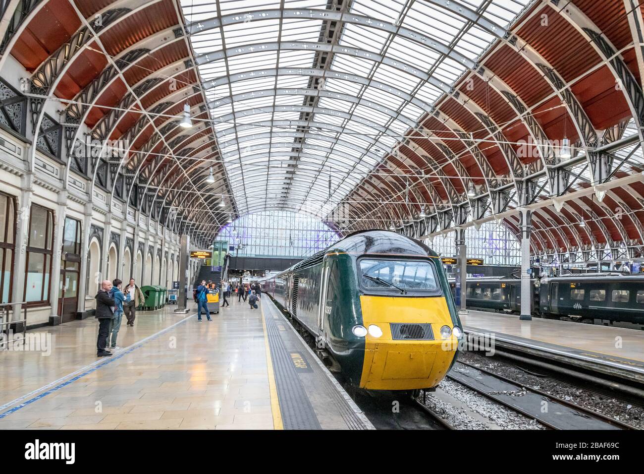 Il GWR Class 43 No. 43093 arriva alla stazione di Paddington, Londra l'ultimo giorno di attività della HST sulla Great Western Railway - Maggio 18th 2019 Foto Stock