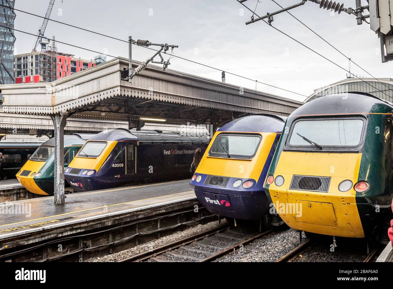 430198, 43009, 43162 e 43188 attendono a Paddington l'ultimo giorno di attività della HST sulla Great Western Railway - Maggio 18th 2019 Foto Stock