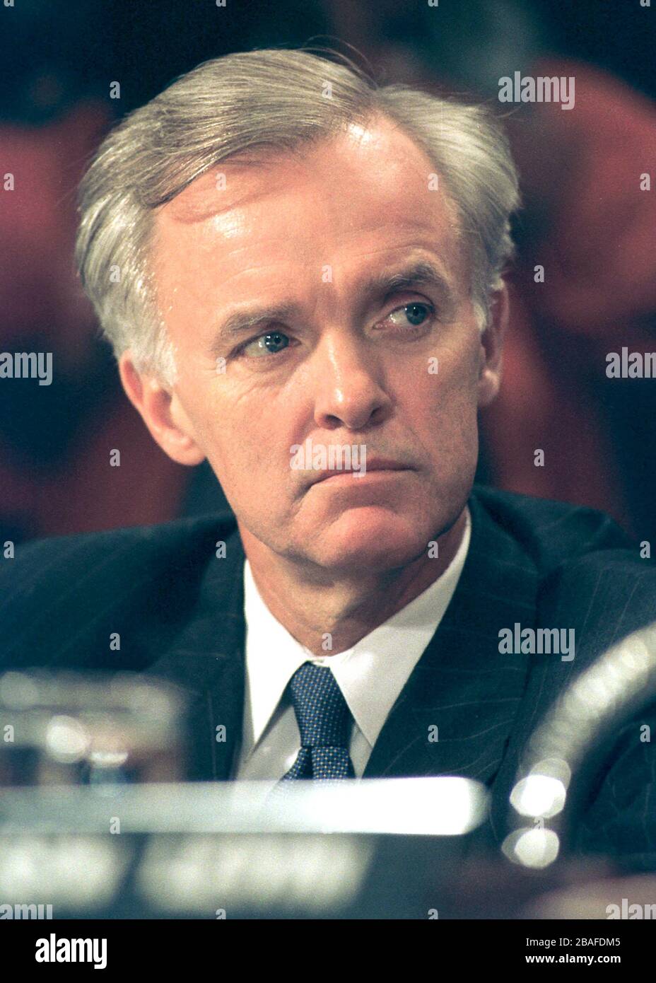Il senatore degli Stati Uniti Bob Kerrey (democratico del Nebraska) testimonia a favore del trattato completo di messa al bando dei test su Capitol Hill a Washington, DC, il 7 ottobre 1999.Credit: Ron Sachs/CNP | utilizzo in tutto il mondo Foto Stock