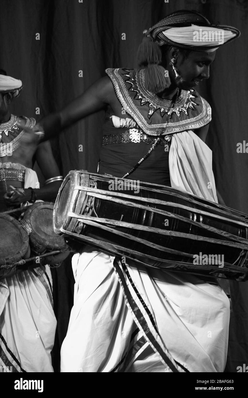 Danza Kandyan esecutore Foto Stock