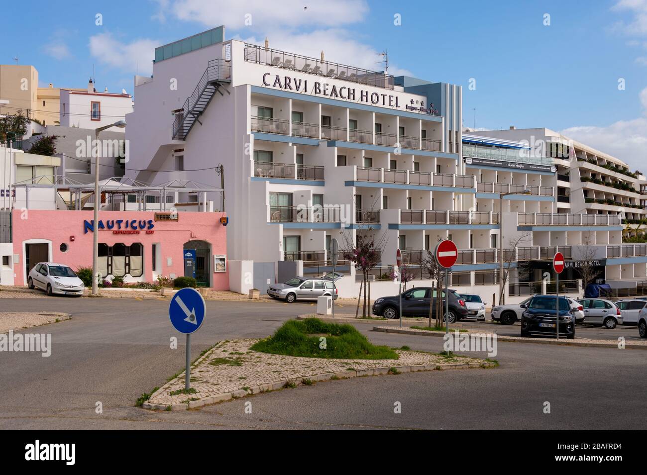 Lagos, Portogallo - 6 marzo 2020: Carvi Beach Hotel Foto Stock